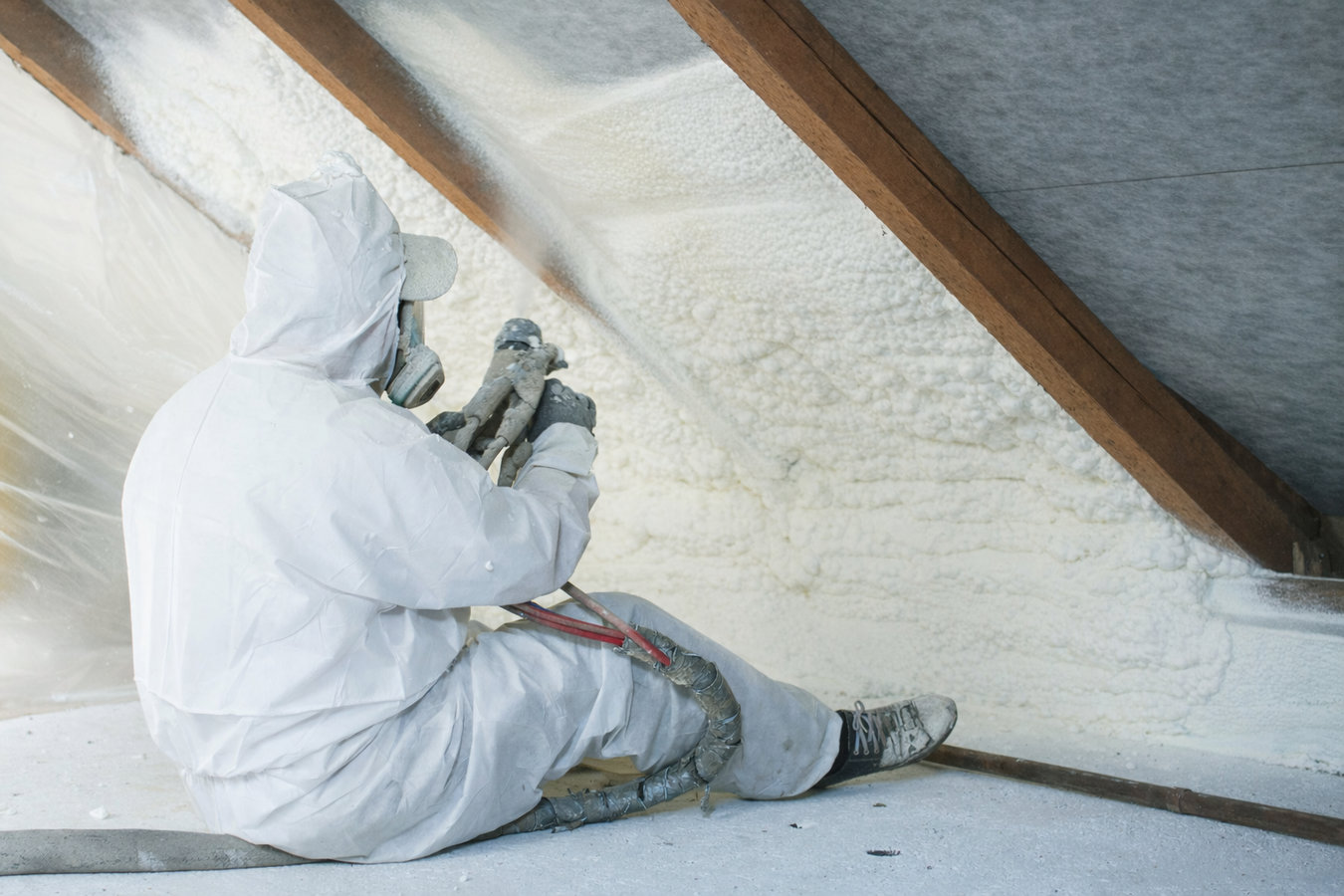 Closed-cell foam insulation
